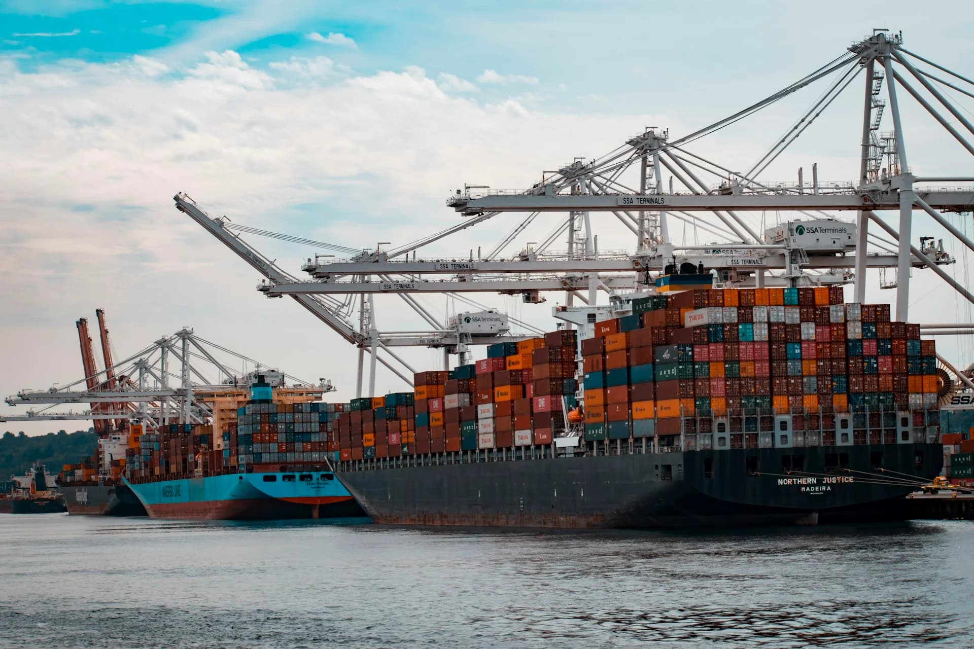 GLOBAL MARITIME SHIPPING